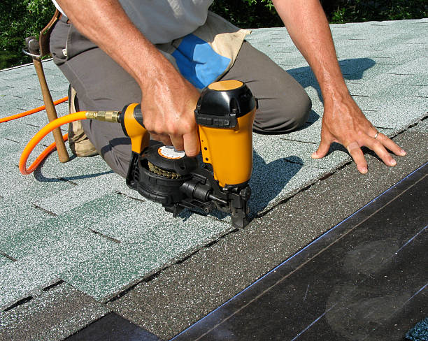 Roof Gutter Cleaning in Windsor, CA